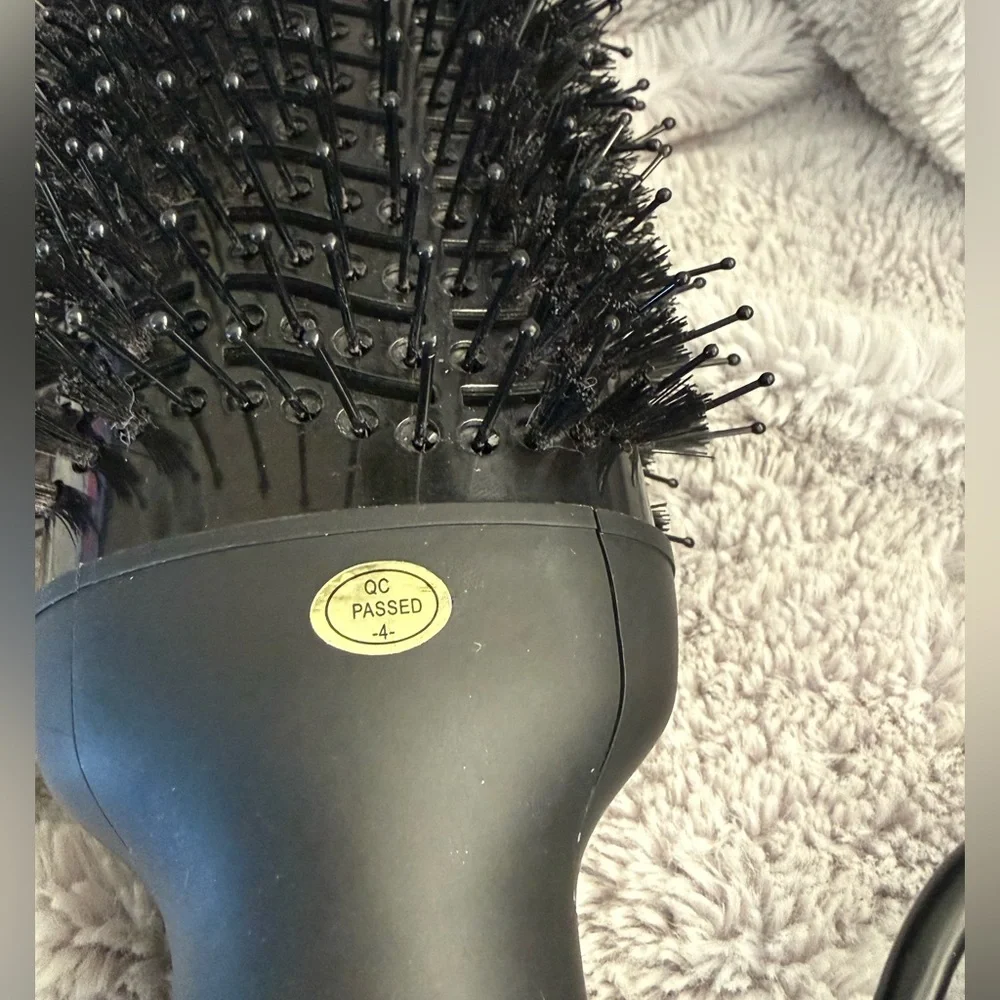Amika Blow Drying Brush - Picture 2 of 5
